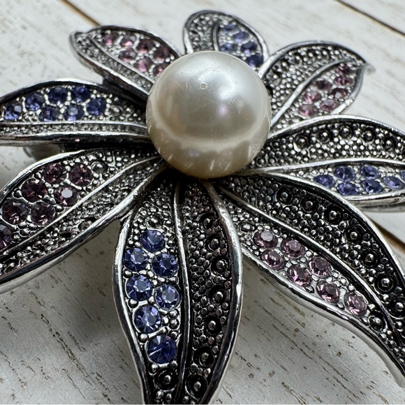 Premier Designs Flower Rhinestone Faux Pearl Silver Pendant Brooch Transformer - Picture 11 of 12
